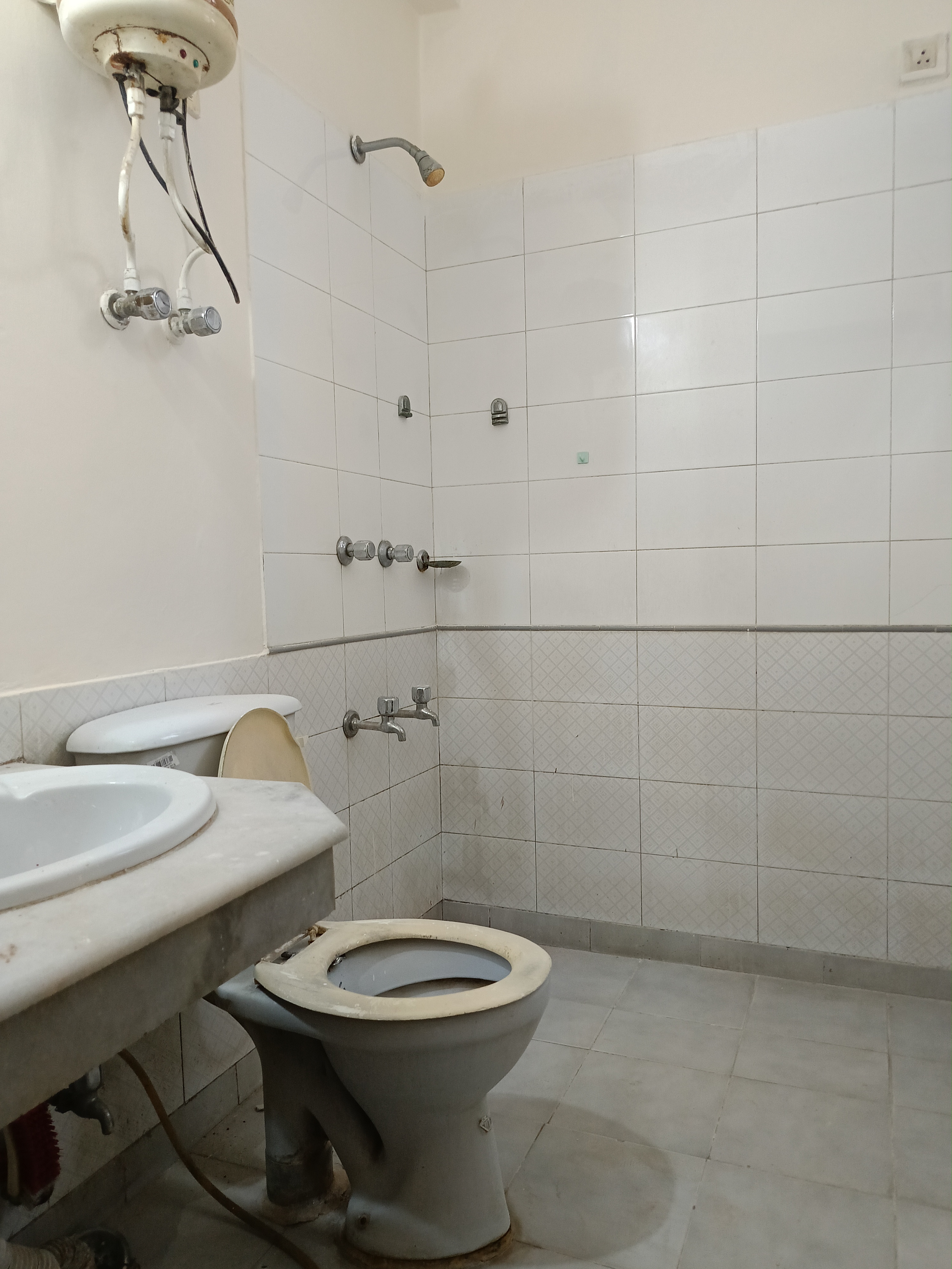 2 BHK Builder Floor For Sale in Unitech South City II