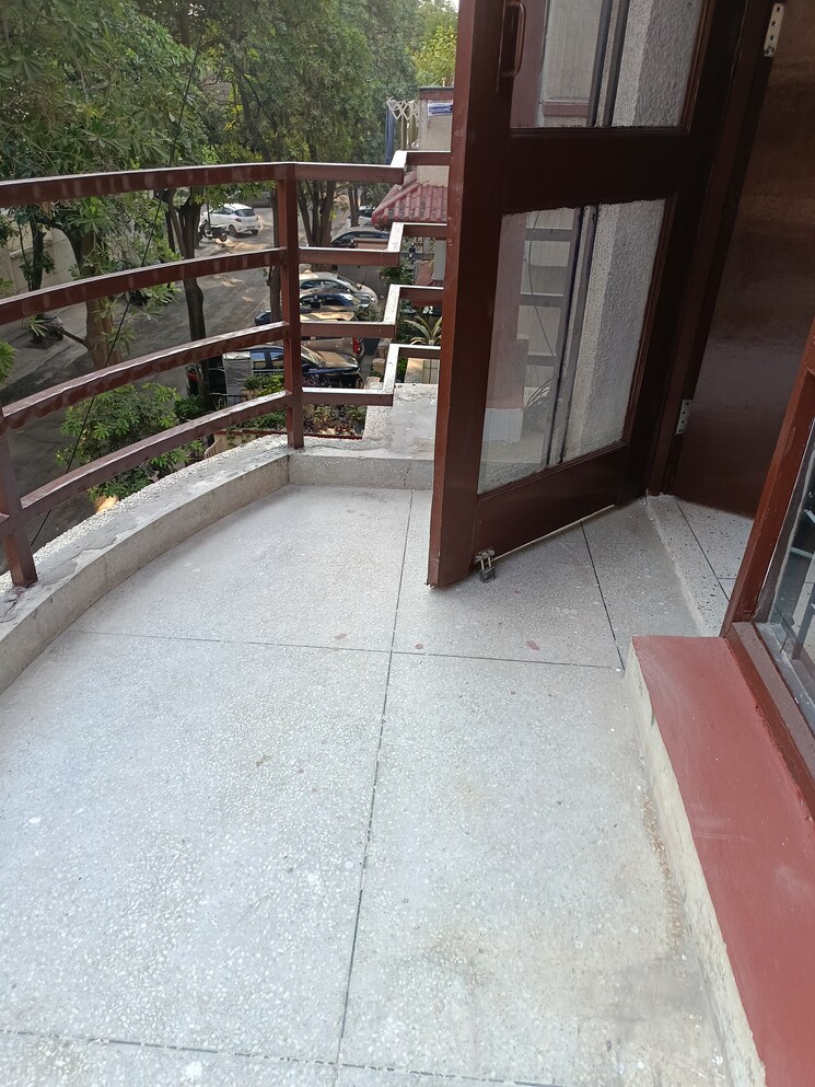 Balcony, unitech-south-city-ii 2 Bedroom 1000 Sq.Ft. Builder Floor In Sector 50 Gurgaon 7983084