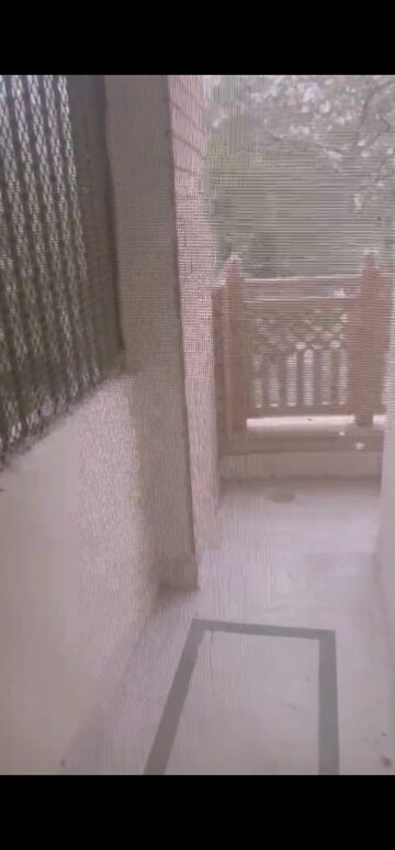 Room in 3 BHK Builder Floor at Kailash Hills – for Rent
