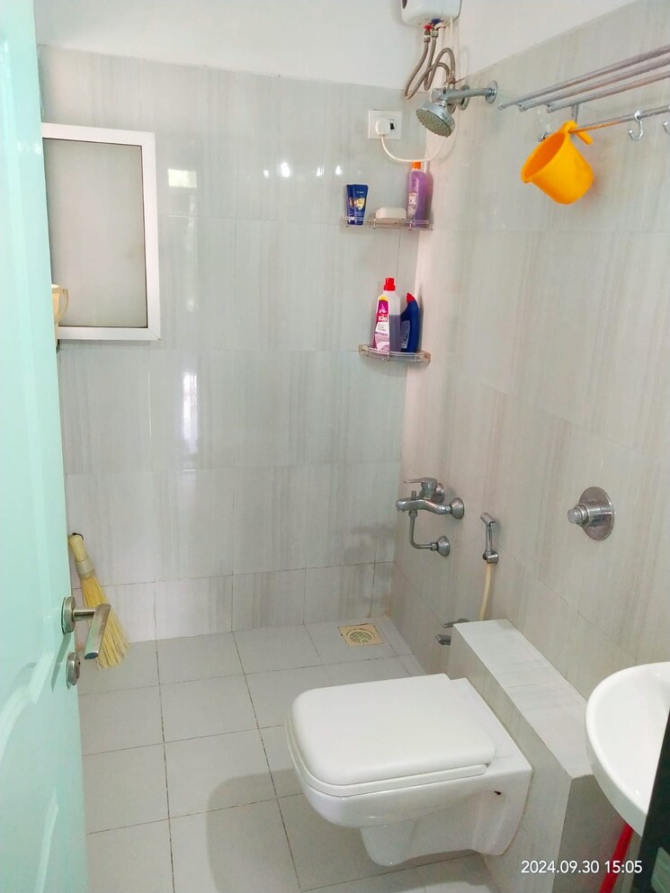 Bathroom, puranik-city-phase-iii 2 Bedroom 620 Sq.Ft. Apartment In Ghodbunder Road Thane 7983087