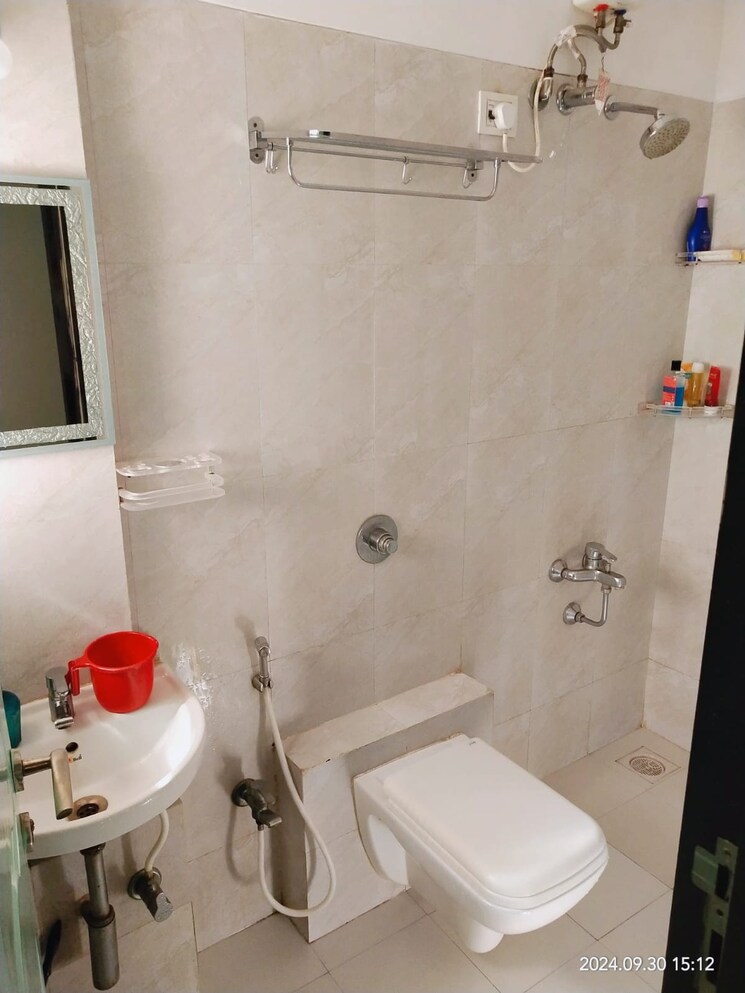Bathroom, puranik-city-phase-iii 2 Bedroom 620 Sq.Ft. Apartment In Ghodbunder Road Thane 7983087