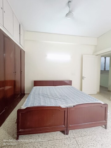 Bedroom in 3 BHK Builder Floor at Safdarjung Development Area – for Rent