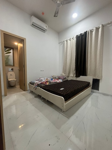 Bedroom in 2 BHK Apartment at Lodha Bel Air, Jogeshwari West – for Rent