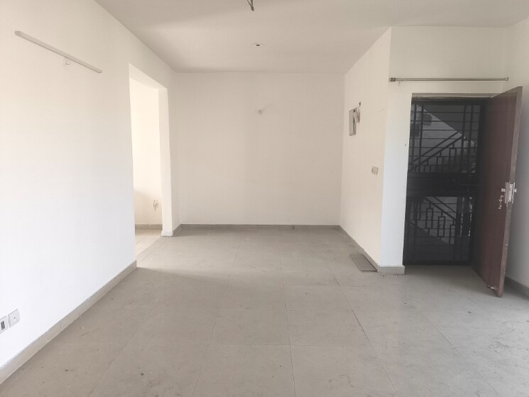 Room, puri-vip-floors 3 Bedroom 2700 Sq.Ft. Apartment In Sector 81 Faridabad 7983147