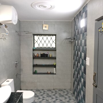 Bathroom in 4 BHK Independent House at Phi Iii Greater Noida – for Sale