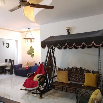 Living Room in 4 BHK Independent House at Phi Iii Greater Noida – for Sale