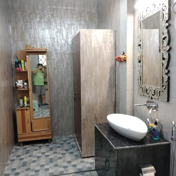 Bathroom in 4 BHK Independent House at Phi Iii Greater Noida – for Sale