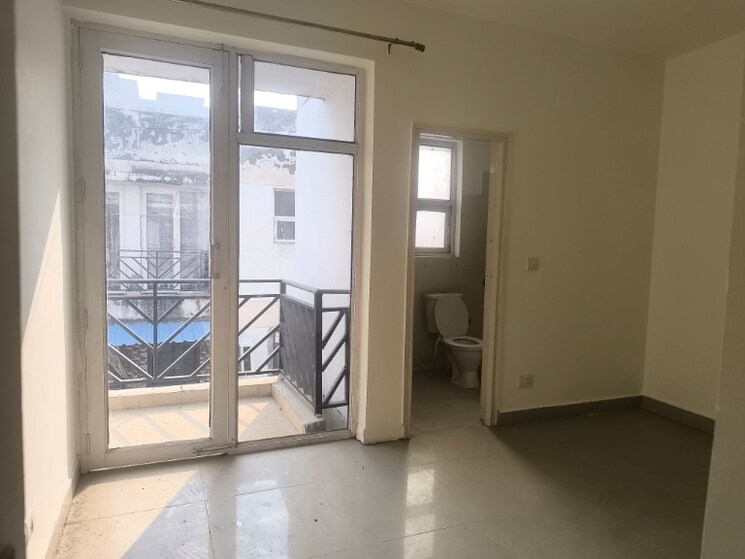 Room, puri-vip-floors 3 Bedroom 2700 Sq.Ft. Apartment In Sector 81 Faridabad 7983147