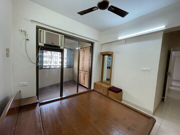 Room in 2 BHK Apartment at Tata Symphony, Chandivali – for Rent