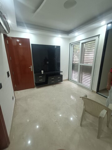 Room in 3 BHK Builder Floor at Paschim Vihar – for Rent