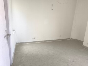 Room in 3 BHK Apartment at Puri Vip Floors, Sector 81 – for Sale