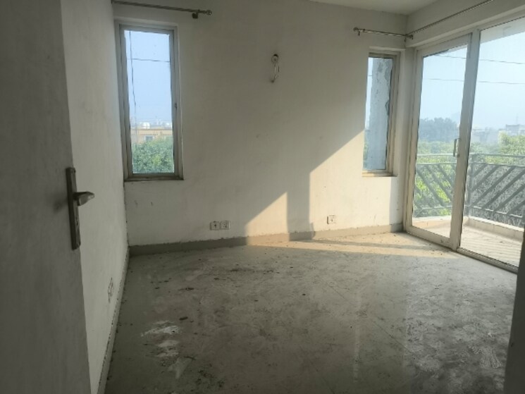 Room, puri-vip-floors 3 Bedroom 2100 Sq.Ft. Apartment In Sector 81 Faridabad 7983177