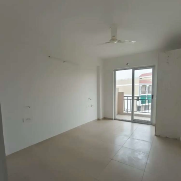 Room in 3 BHK Apartment at Maxxus Elanza, Nagla Road – for Rent