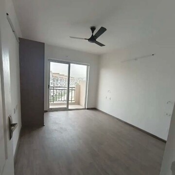 Room in 3 BHK Apartment at Maxxus Elanza, Nagla Road – for Rent