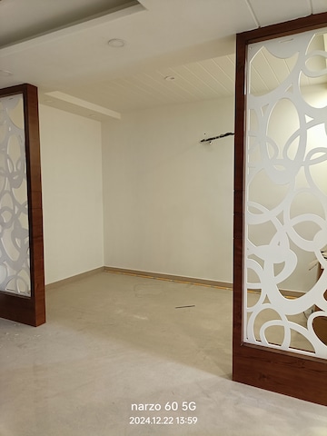 Living Room in 3 BHK Builder Floor at Sector 76 – for Rent