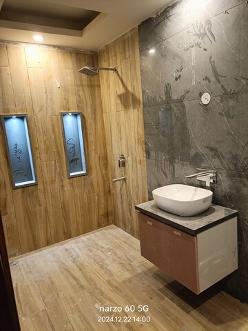 Bathroom in 3 BHK Builder Floor at Sector 76 – for Rent