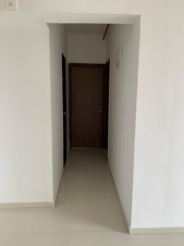 Room in 2 BHK Apartment at Mayfair The View, Vikhroli West – for Rent
