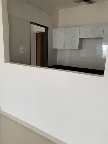 Room in 2 BHK Apartment at Mayfair The View, Vikhroli West – for Rent