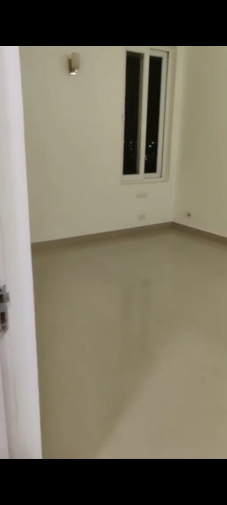 Room, mahagun-mezzaria 3 Bedroom 2500 Sq.Ft. Apartment In Sector 78 Noida 7983245