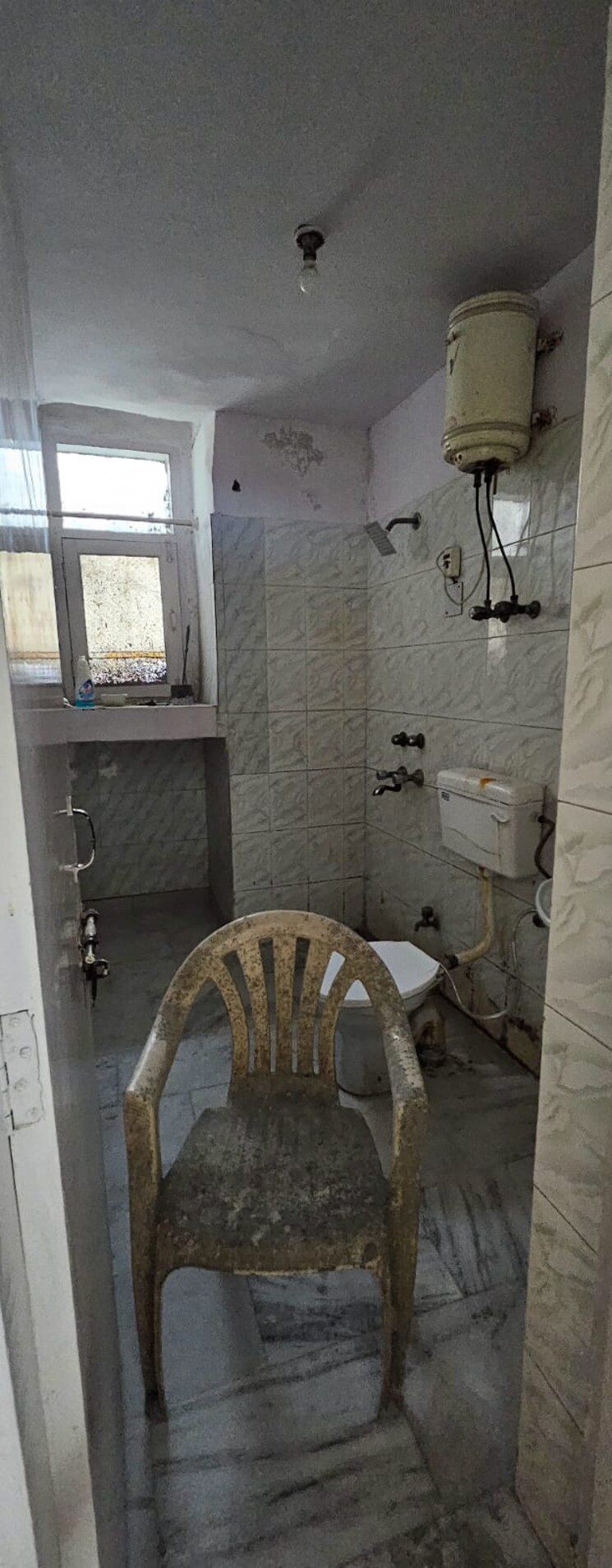 Bathroom, sector 18 dwarka 2 Bedroom 1400 Sq.Ft. Apartment In Sector 18 Dwarka Delhi 7983249