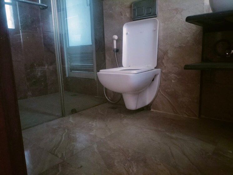 Bathroom, mahagun-mezzaria 3 Bedroom 2500 Sq.Ft. Apartment In Sector 78 Noida 7983245