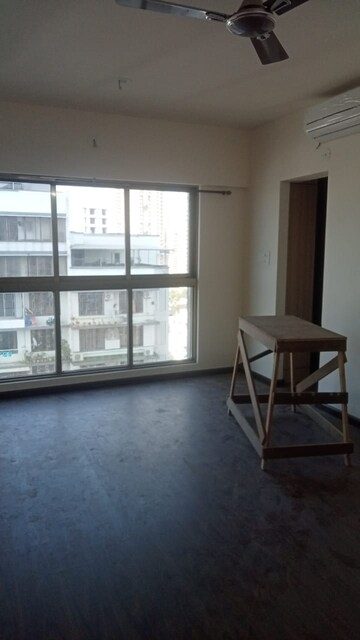 Room in 4 BHK Apartment at Rajesh Raj Infinia, Malad West – for Rent