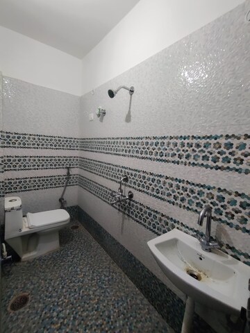 Master Bedroom in 2 BHK Villa at Gomti Nagar – for Rent