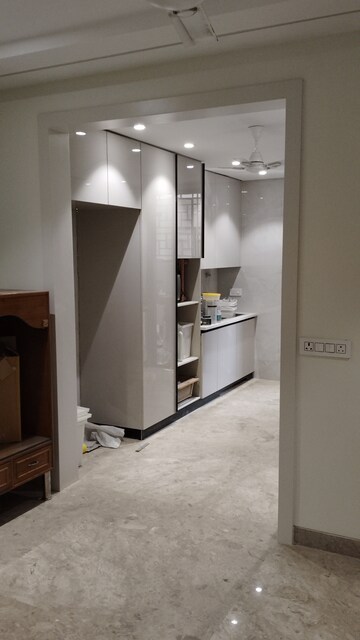 Room in 3.5 BHK Builder Floor at Rohini Sector 11 – for Rent