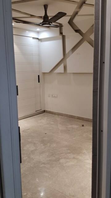 Room in 3.5 BHK Builder Floor at Rohini Sector 11 – for Rent