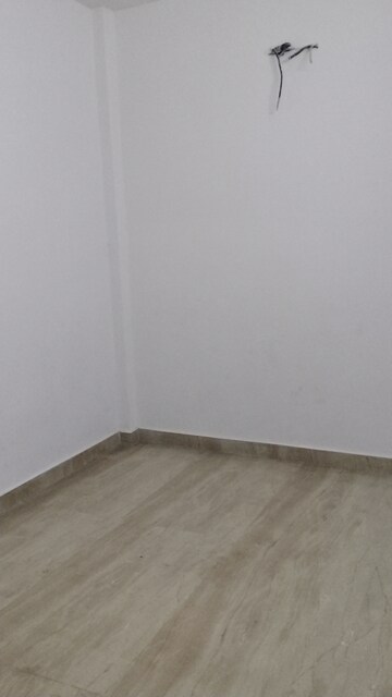 Room in 3.5 BHK Builder Floor at Rohini Sector 11 – for Rent