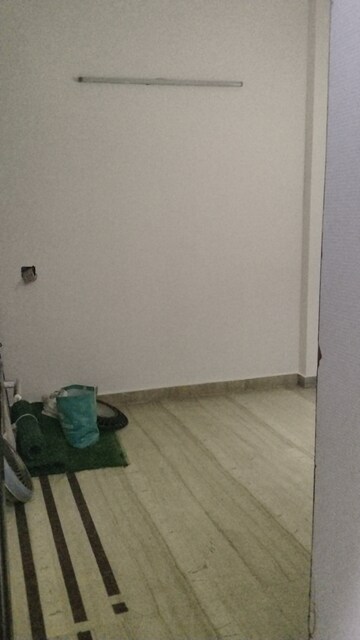 Master Bedroom in 3.5 BHK Builder Floor at Rohini Sector 11 – for Rent