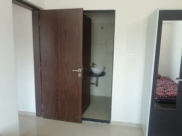 Room in 2 BHK Apartment at Malhar CHS Vasant Nagari, Vasant Nagari – for Rent