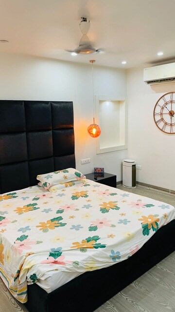 Bedroom in 3 BHK Builder Floor at Paschim Vihar – for Rent