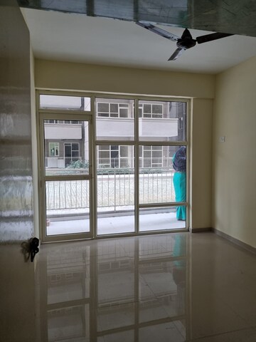 Room in 2 BHK Apartment at Pyramid Elite, Sector 86 – for Rent