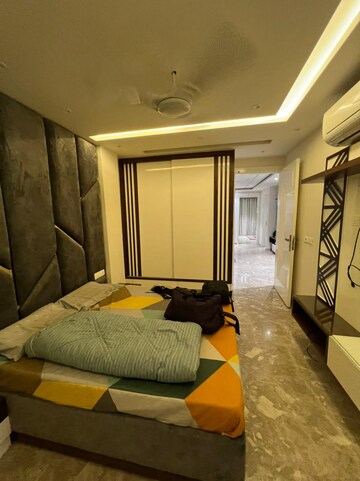 Room in 3 BHK Builder Floor at Paschim Vihar – for Rent
