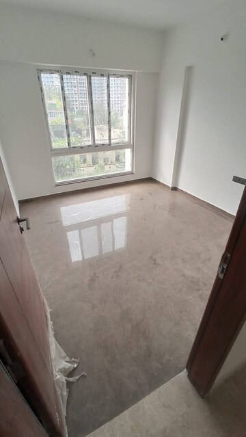 Master Bedroom in 2 BHK Apartment at Mahavir Kanti Dreams, Nalasopara East – for Rent