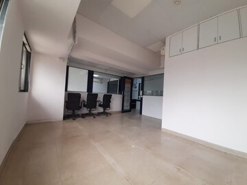  Warehouse For Rent in Goregaon West