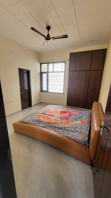 Bedroom in 3 BHK Builder Floor at Sector 45 – for Rent