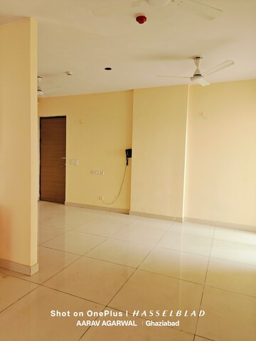 Room in 3 BHK Apartment at Saya Gold Avenue, Vaibhav Khand – for Rent