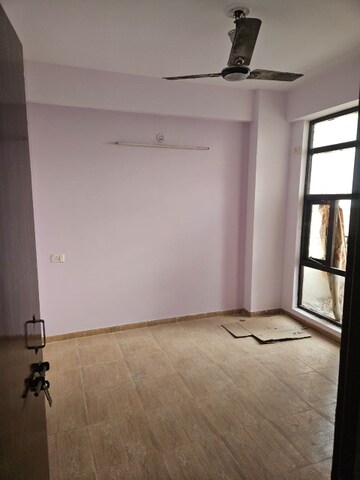 Room in 3 BHK Apartment at Auric City Homes, Sector 82 – for Rent