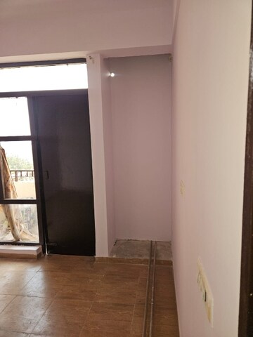 Room in 3 BHK Apartment at Auric City Homes, Sector 82 – for Rent