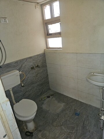 Bathroom in 3 BHK Apartment at Auric City Homes, Sector 82 – for Rent