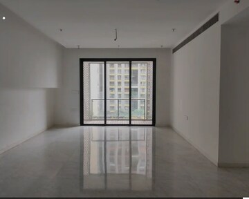 Room in 2 BHK Apartment at Runwal The Orchard Residency, Ghatkopar West – for Sale