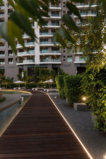  4 BHK Apartment at Windsor Grande Residences, Andheri West – for Rent