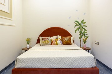 Bedroom in 4 BHK Independent House at Lonavala – for Sale