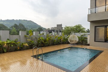 Swimming Pool in 4 BHK Independent House at Lonavala – for Sale