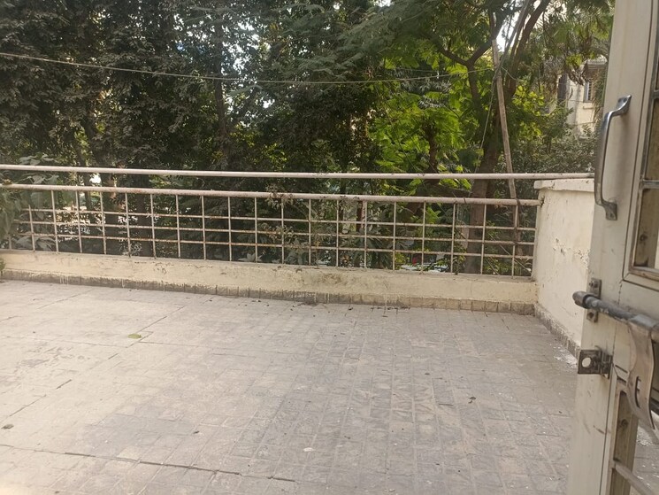 Balcony, arun-vihar 2 Bedroom 1100 Sq.Ft. Apartment In Sector 29 Noida 7983655