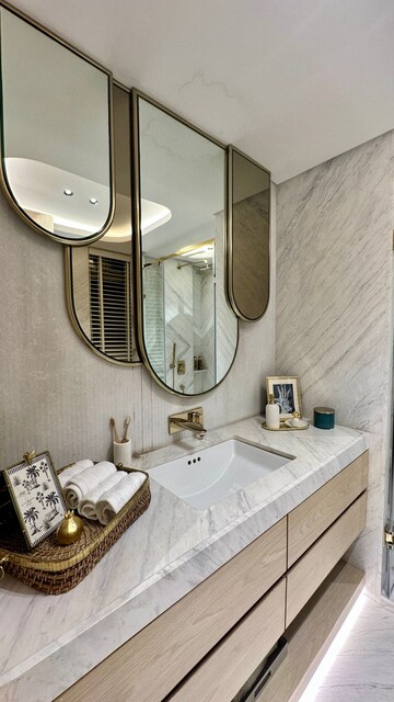Bathroom in 4 BHK Apartment at Lodha The Park, Worli – for Sale