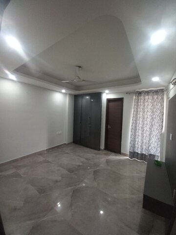 Furnished Amenities in 3 BHK Builder Floor at Sector 12a – for Rent