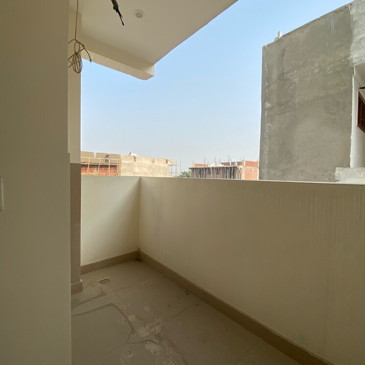 Balcony, sector 89 3 Bedroom 150 Sq.Yd. Builder Floor In Sector 89 Faridabad 7983716